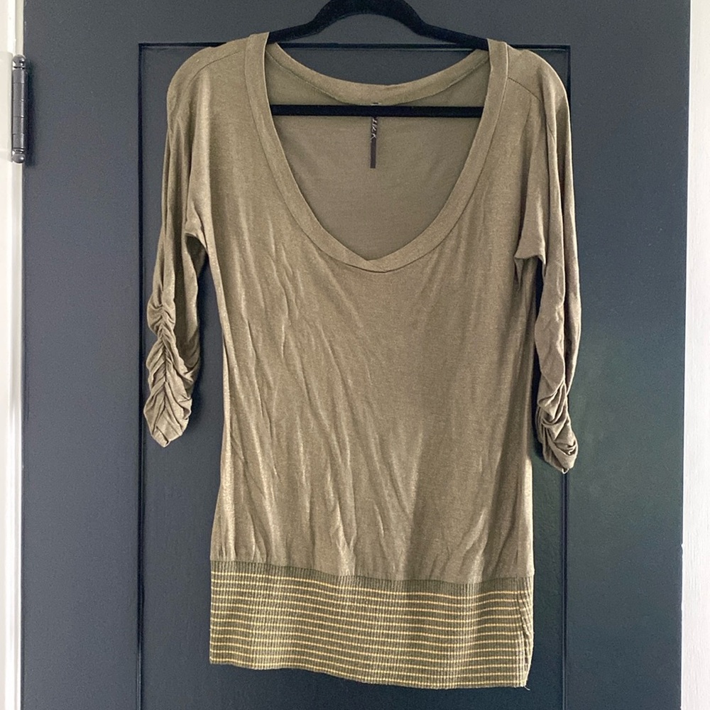 Nice Womens Chloe K 3/4 Sleeve V Neck Gold Long Top Shirt Sz M